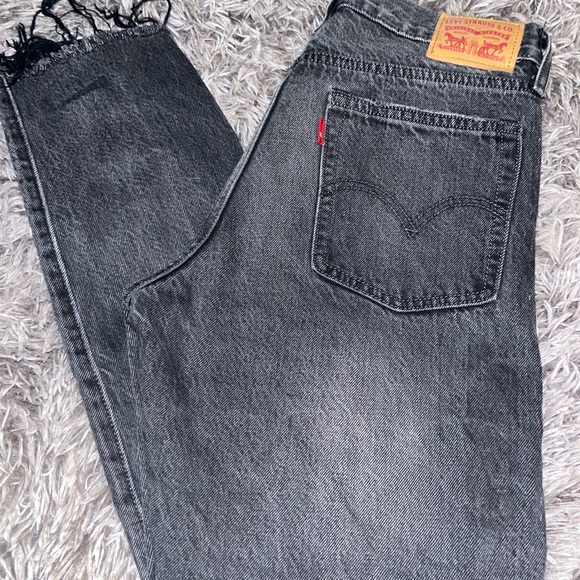 Levi’s - Picture 1 of 4